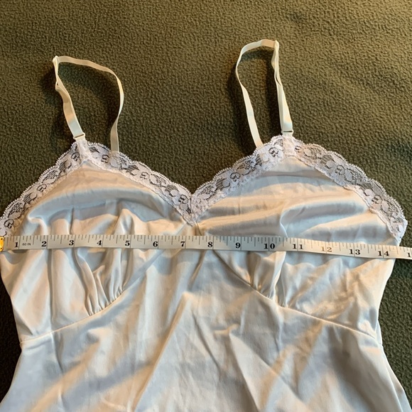 Lady Manhattan rayon chemise with lace details and adju straps. Size small - Picture 6 of 9